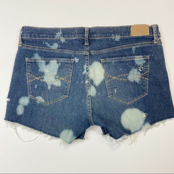 Abercrombie & Fitch Bleached Cut Off Shorts - Picture 3 of 8